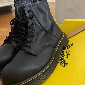 Black dr martins UK 7 US WOMEN 9